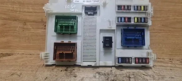 Volvo XC60 Fuse module BG9T14C256GA 31327996AA
