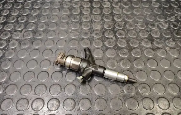 Subaru Outback Fuel injector 16613AA030