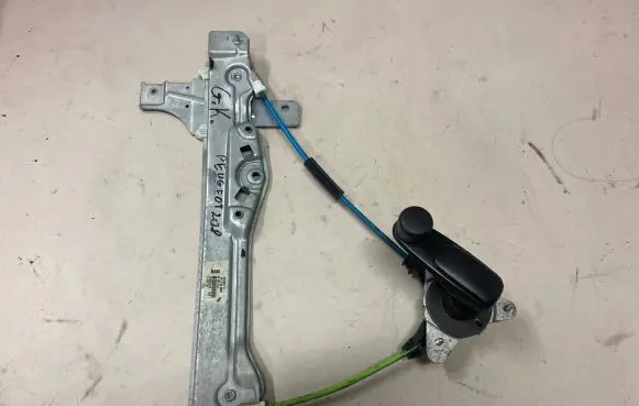 Peugeot 208 Rear door window regulator with motor 9673153980 32560000 A002C501