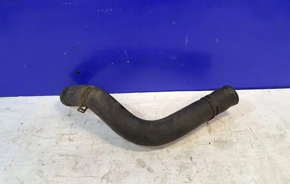 Chevrolet Tahoe Engine coolant pipe/hose 15769077