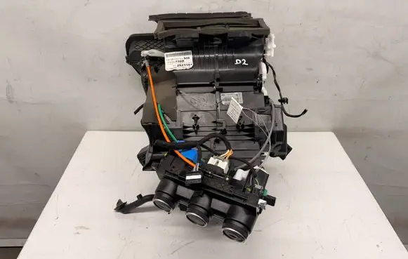 Dacia Duster II Interior heater climate box assembly D1NAGRZ1