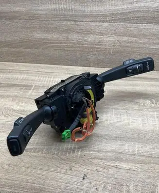 Volvo V50 Wiper turn signal indicator stalk/switch 17D770A