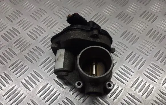 Ford Focus Throttle valve position sensor 2S6U-9E927-D