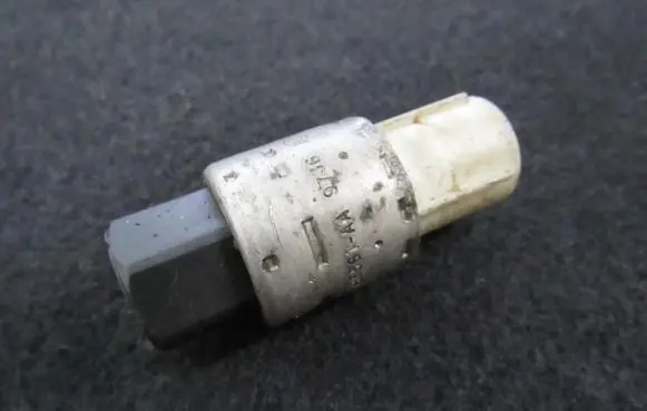 Ford Transit - Tourneo Connect Air conditioning (A/C) pressure sensor 95BW19E561AA 95BW-19E561-AA