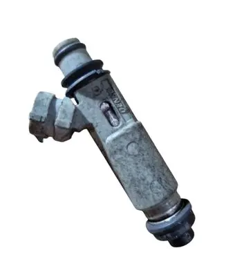 Toyota RAV 4 (XA20) Fuel injector 2325015040
