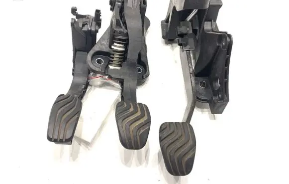 Dacia Duster II Pedal assembly 