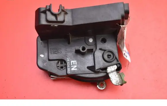 Opel Corsa C Front door lock 24434882EN