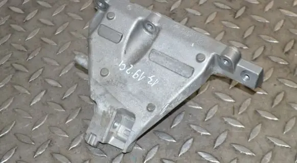 Mercedes-Benz S W221 Engine mounting bracket A2782232704