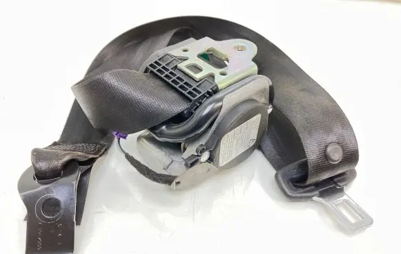 Audi A3 S3 A3 Sportback 8P Front seatbelt 8P4857706C 604183300 008R000