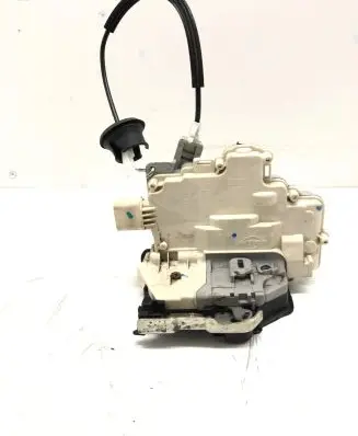 Audi A4 S4 B8 8K Front door lock 8K0839016