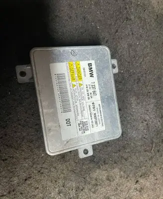 BMW 3 E90 E91 Headlight ballast module Xenon 7237647 W003T20071