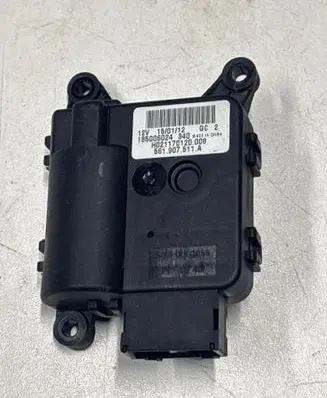 Volkswagen PASSAT B7 Air flap motor/actuator 185006024 561907511A H0211701200