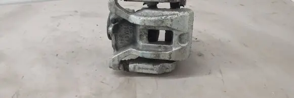 Toyota Highlander XU70 Rear brake caliper