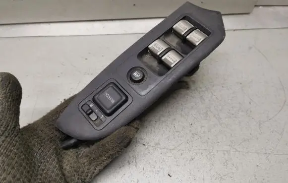 Honda Jazz Electric window control switch S9AJ011M1