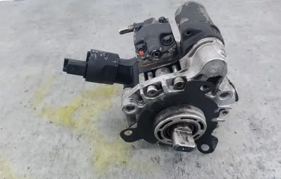 Volvo V50 Fuel injection high pressure pump 