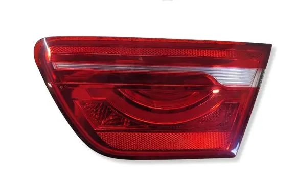 Jaguar XE Tailgate rear/tail lights A048519