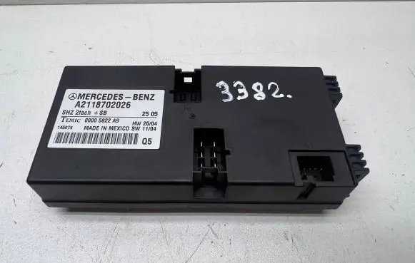 Mercedes-Benz E W211 Seat control module A2118702026 145674 00005822A9