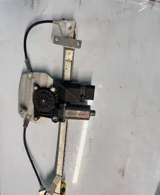 Mercedes-Benz E W210 Front door electric window regulator 900300212