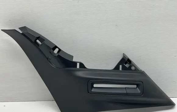 Volvo XC90 (C) pillar trim A048601 32244281