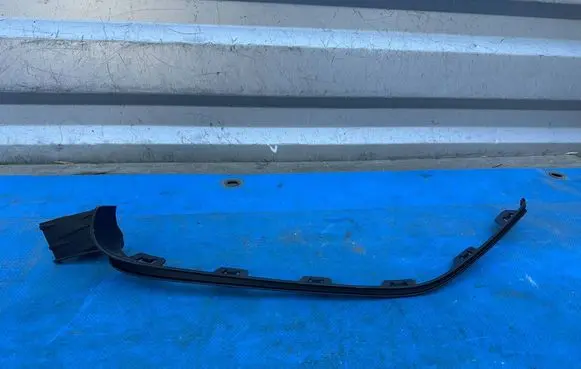 Mercedes-Benz GLE W167 Front bumper splitter molding A1678850510 15353105