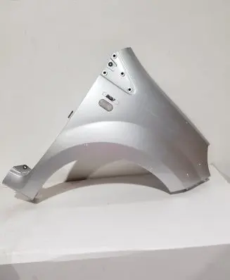 Renault Twingo II Fender 8200500431