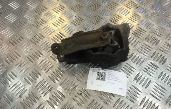 Volvo XC60 Engine mount bracket 30748173