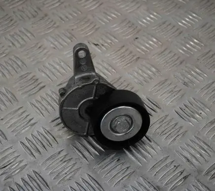Volkswagen Golf VII Other engine bay part 04L903315B