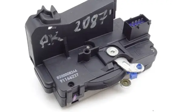 Opel Vivaro Front door lock 8200008246 91166237