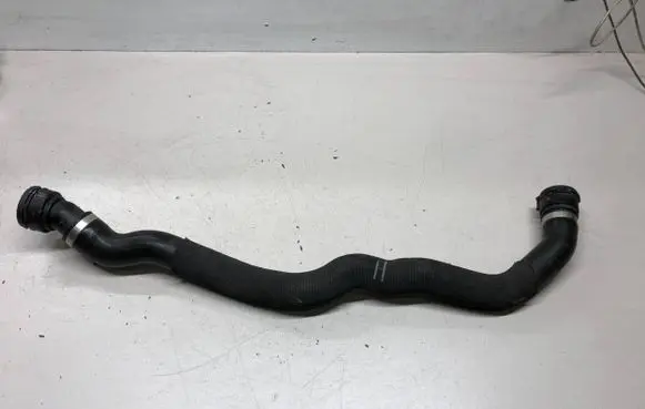 BMW 5 G30 G31 Engine coolant pipe/hose 8573233