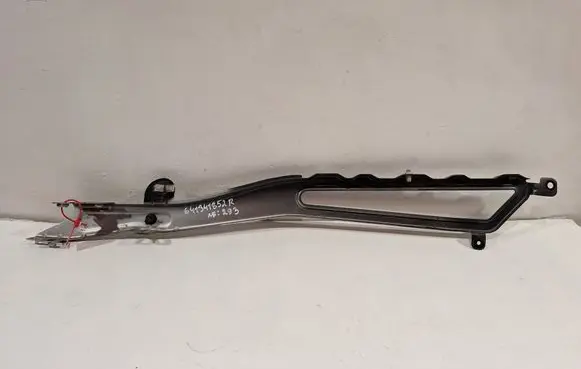 Renault Espace V (RFC) Fender mounting bracket 641341852R
