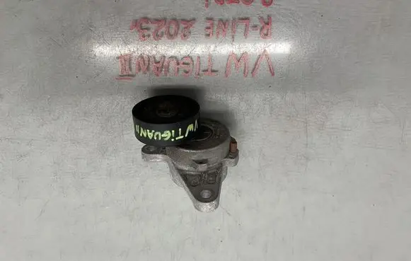 Volkswagen Tiguan Timing belt tensioner 04L903315C