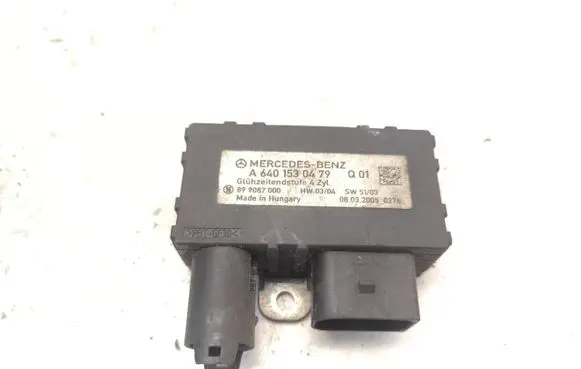 Mercedes-Benz A W169 Glow plug pre-heat relay A6401530479 899087000