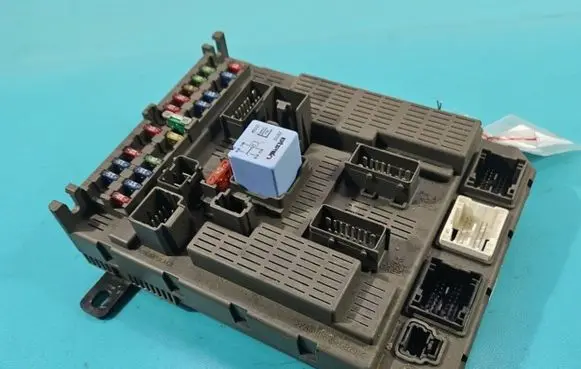 Citroen C5 Central body control module 9649301680 IMPRK1400585