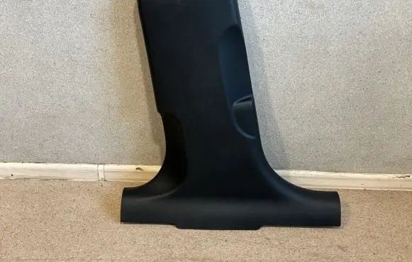 Audi RS7 C7 (B) pillar trim (bottom) 4G8867239B