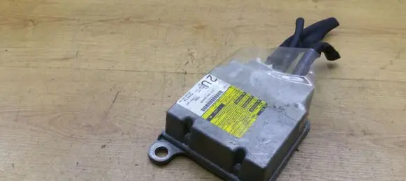 Toyota Avensis T250 Airbag control unit/module 8917005190 215955104