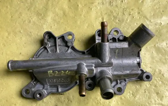 Mercedes-Benz B W245 EGR thermostat 1928492531