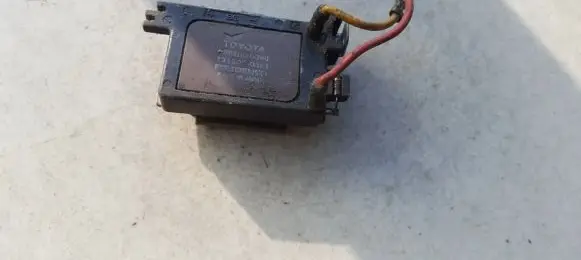 Toyota Corolla E120 E130 Ignition amplifier control unit 8962010090 89620-10090