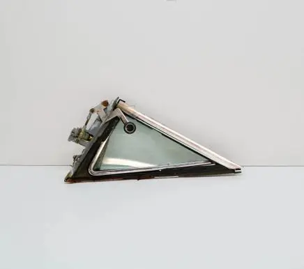 Mercedes-Benz 250 280 W108 Front door vent window glass four-door 1087201955 A1087201955