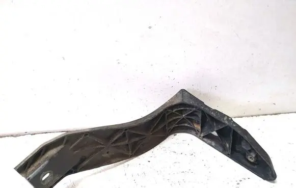 Audi A4 S4 B6 8E 8H Front bumper mounting bracket 8E0821137B