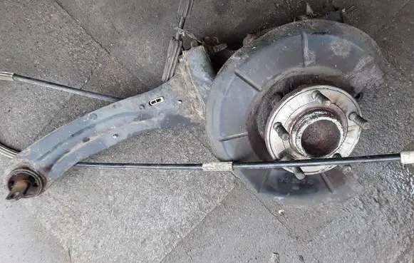 Mazda 3 I Rear wheel hub spindle/knuckle 