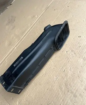 BMW 5 G30 G31 G38 Air intake duct part 7643299 8577168 8506