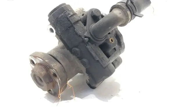 Volkswagen Golf IV Power steering pump 1J0422154B