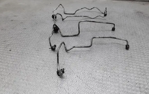 Subaru Outback Fuel injector supply line/pipe 
