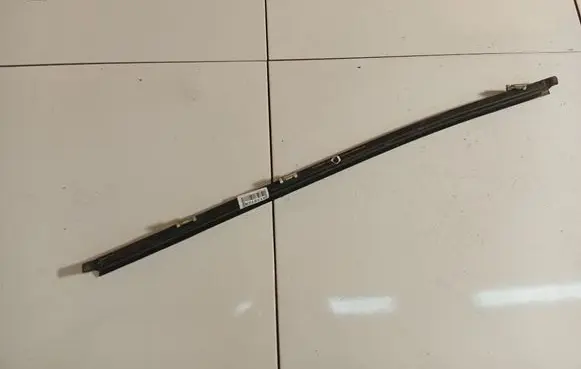 Opel Vectra C Front door glass trim molding 