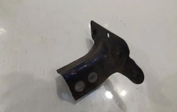 Skoda Fabia Mk2 (5J) Fender mounting bracket 5J0821141