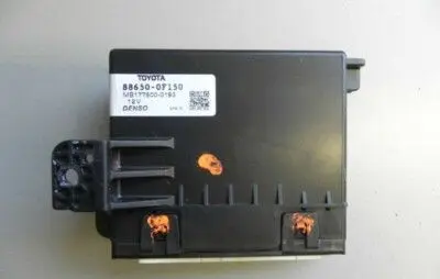 Toyota Verso Air suspension control unit module (rear) 886500F150