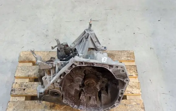 Nissan Qashqai Manual 5 speed gearbox JR5318