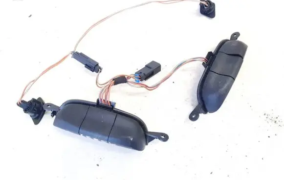 Steering wheel buttons/switches
