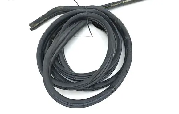 Opel Vivaro Sliding door rubber seal 