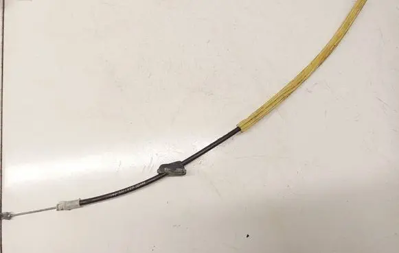 Ford Focus Front door cable line 